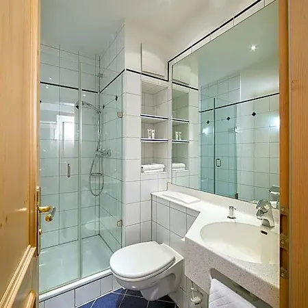 Eschenhof 3* Kirchheim bei Muenchen